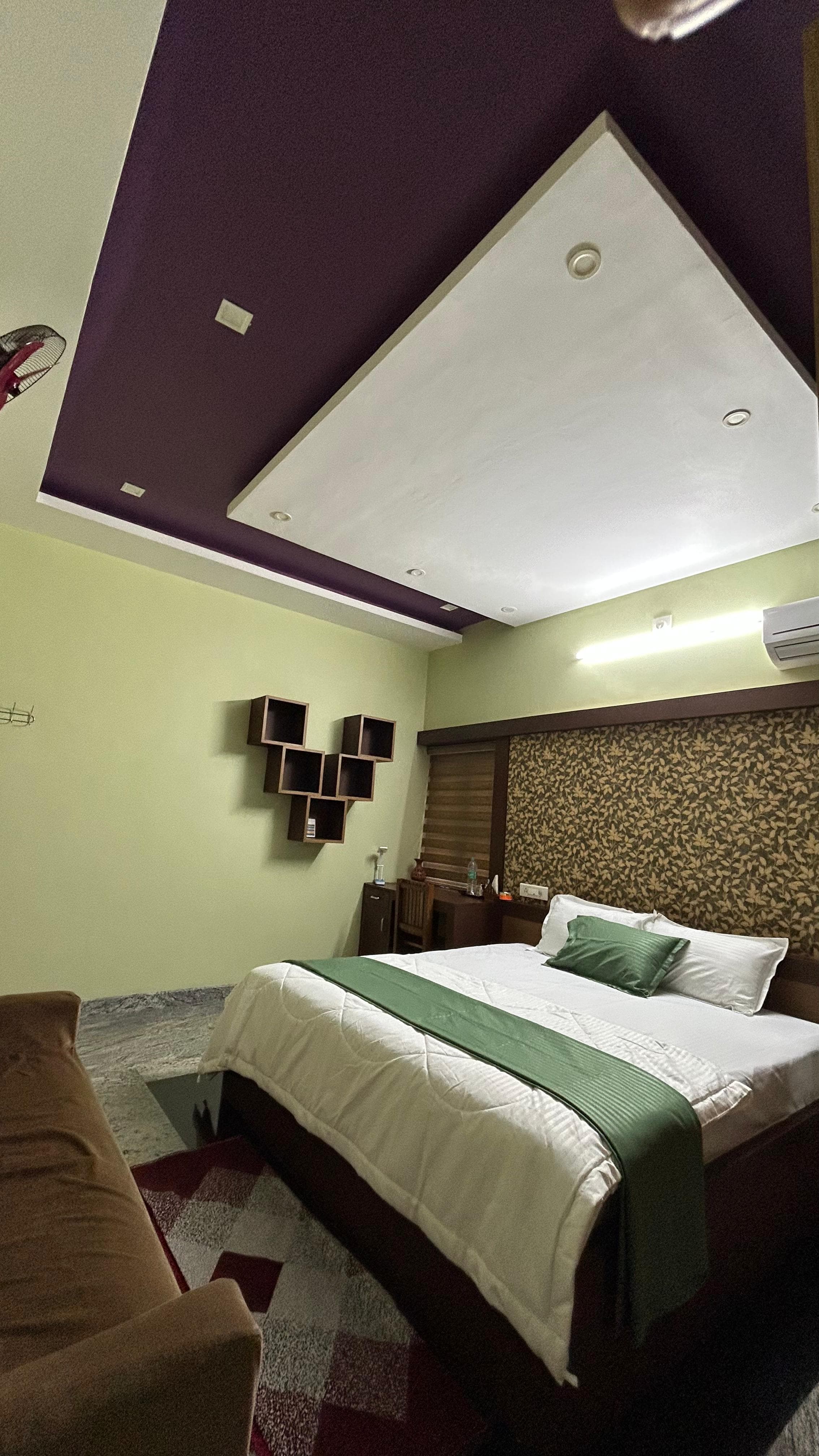 Bedroom 1 photo 2